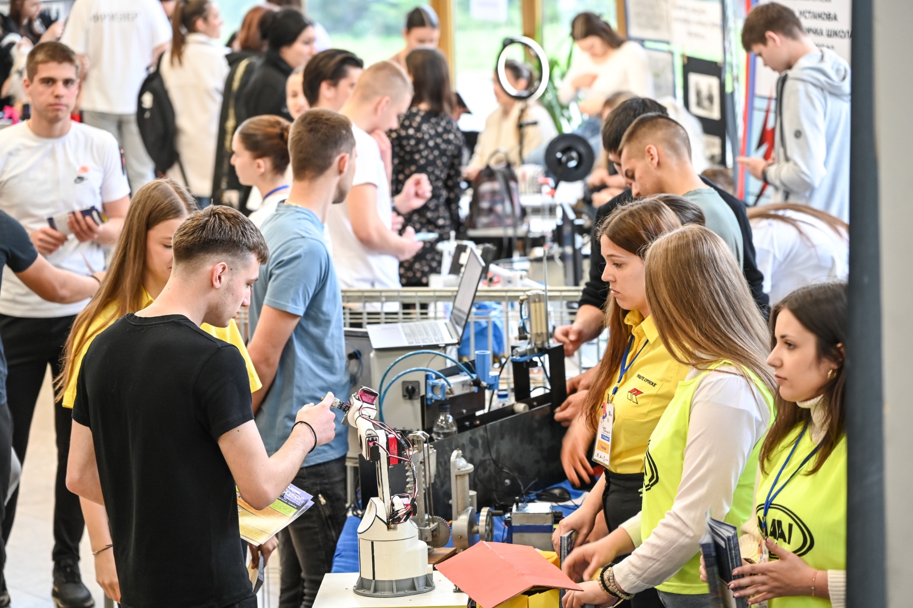  Фото архива