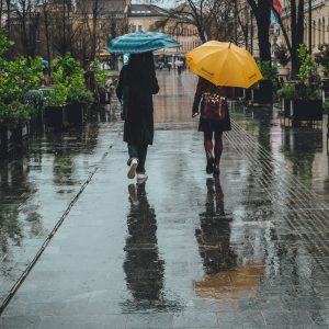 Упозорење из РХМЗ: У сриједу јачи пљускови са грмљавином и локалне непогоде Упозорење из РХМЗ: У сриједу јачи пљускови са грмљавином и локалне непогоде