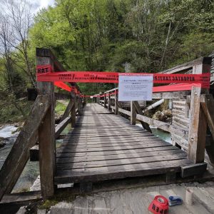 Мост у Крупи на Врбасу није у употреби због безбједности, Балабан Радић поручила како надлежни предузимају све потребне кораке Мост у Крупи на Врбасу није у употреби због безбједности, Балабан Радић поручила како надлежни предузимају све потребне кораке