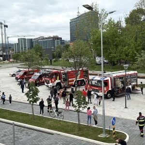 Поводом Дана града: Бањалучки ватрогасци извели показну вјежбу